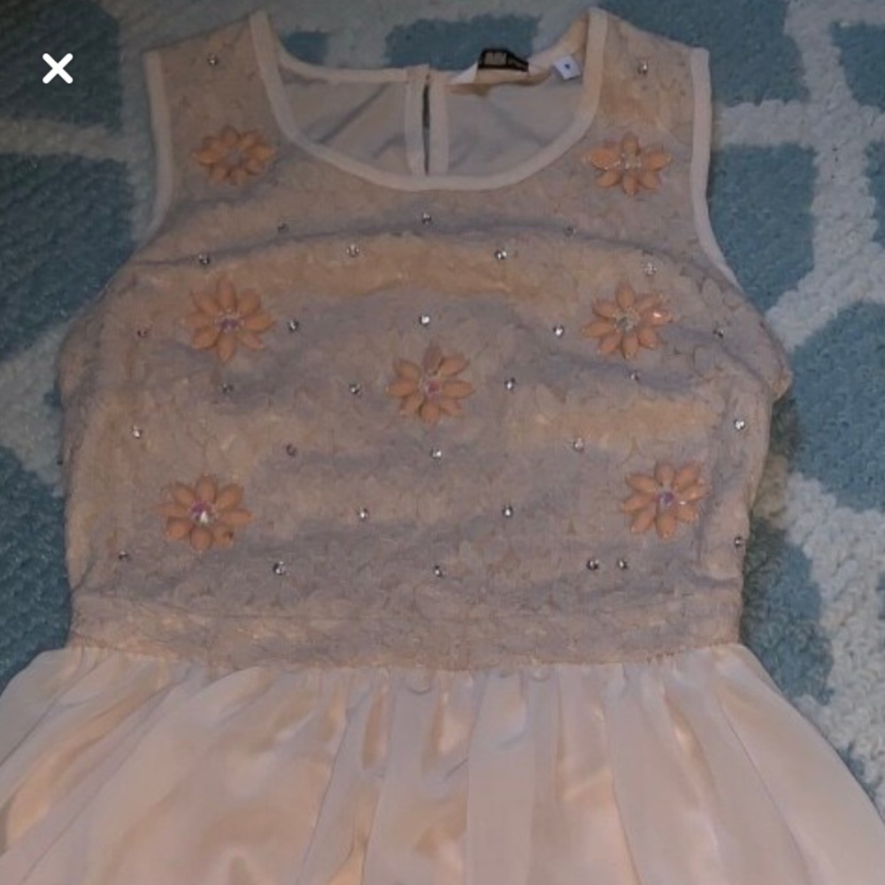 Beautiful champagne peach dress new without tags